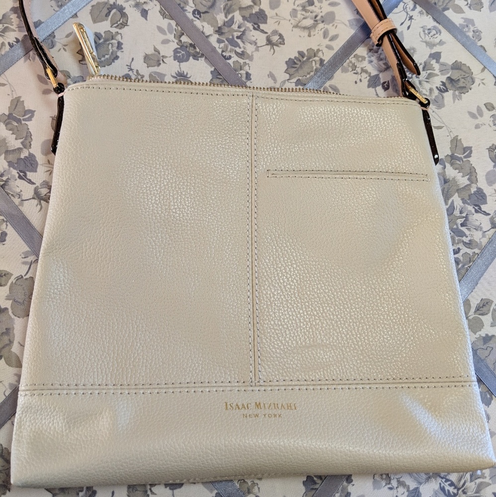 Isaac Mizrahi off white purse, 10X10 short handle
